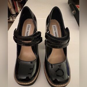 Steve Madden Twice Patent Leather Mary Jane style Platform Heels size 6